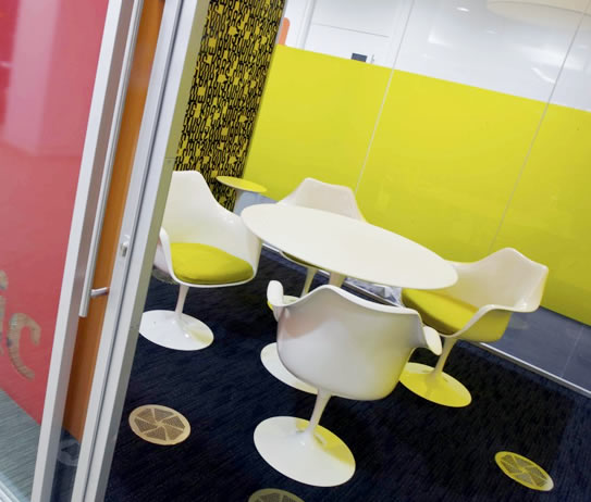 mesa-tulip-oficina-mueble-design